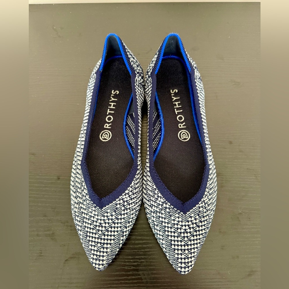 EUC Rothy’s navy / white Pointe flats